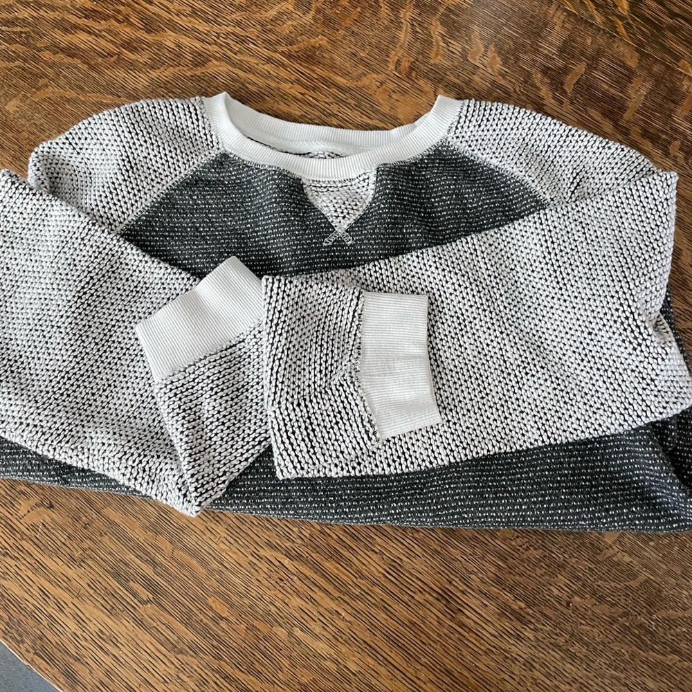 Zyia sweater, in great used condition and perfect weight for this time of year!